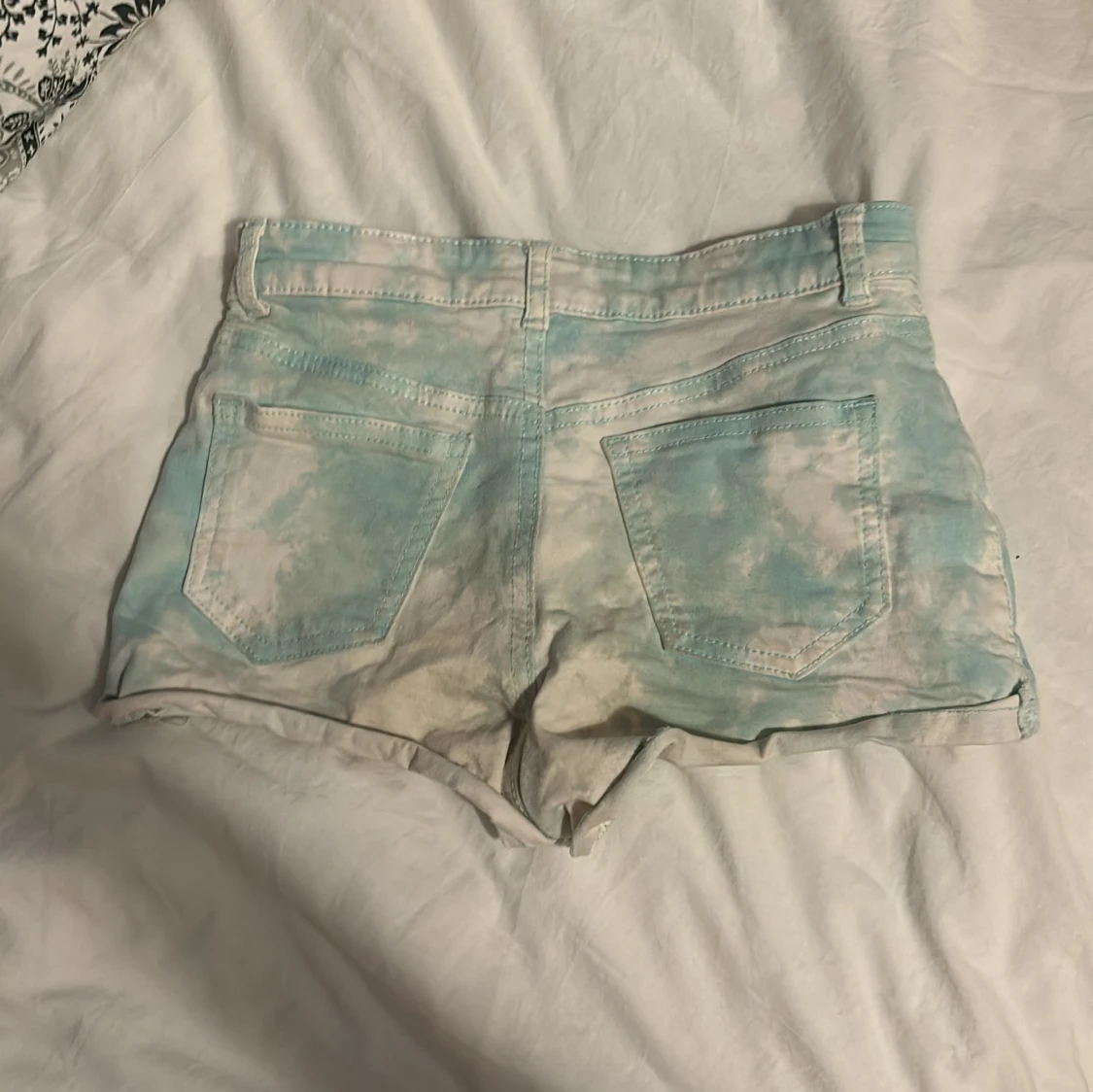 Blåvita jeansshorts från H&M - 1
