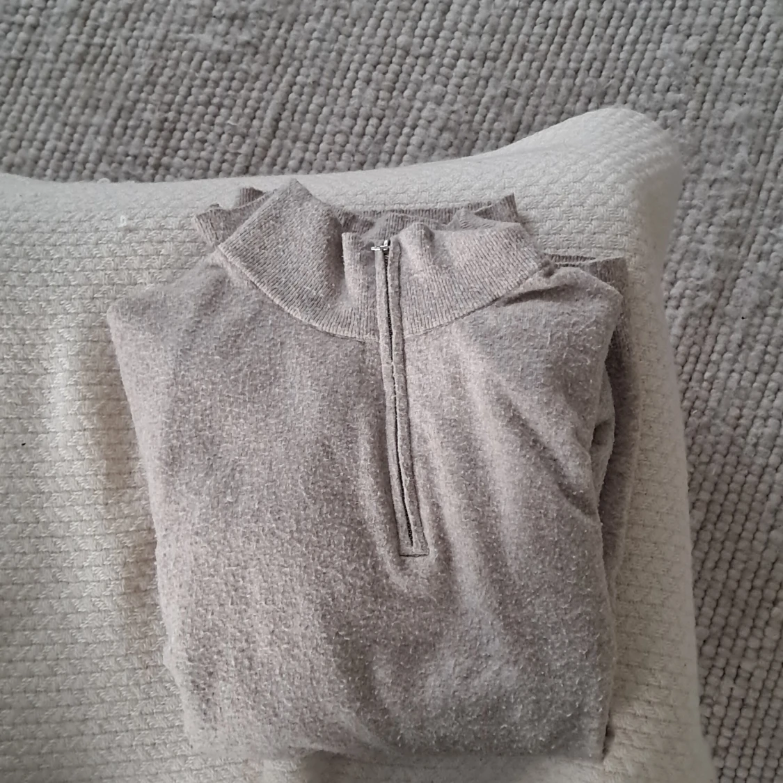 Beige half zip tröja från RYVLS - 3