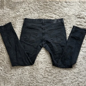 Tiger of Sweden jeans - | Skick: 10/10 | Nypris: 1500 | Modell: slim | Fraktas spårbart med Postnord/Instabox📍