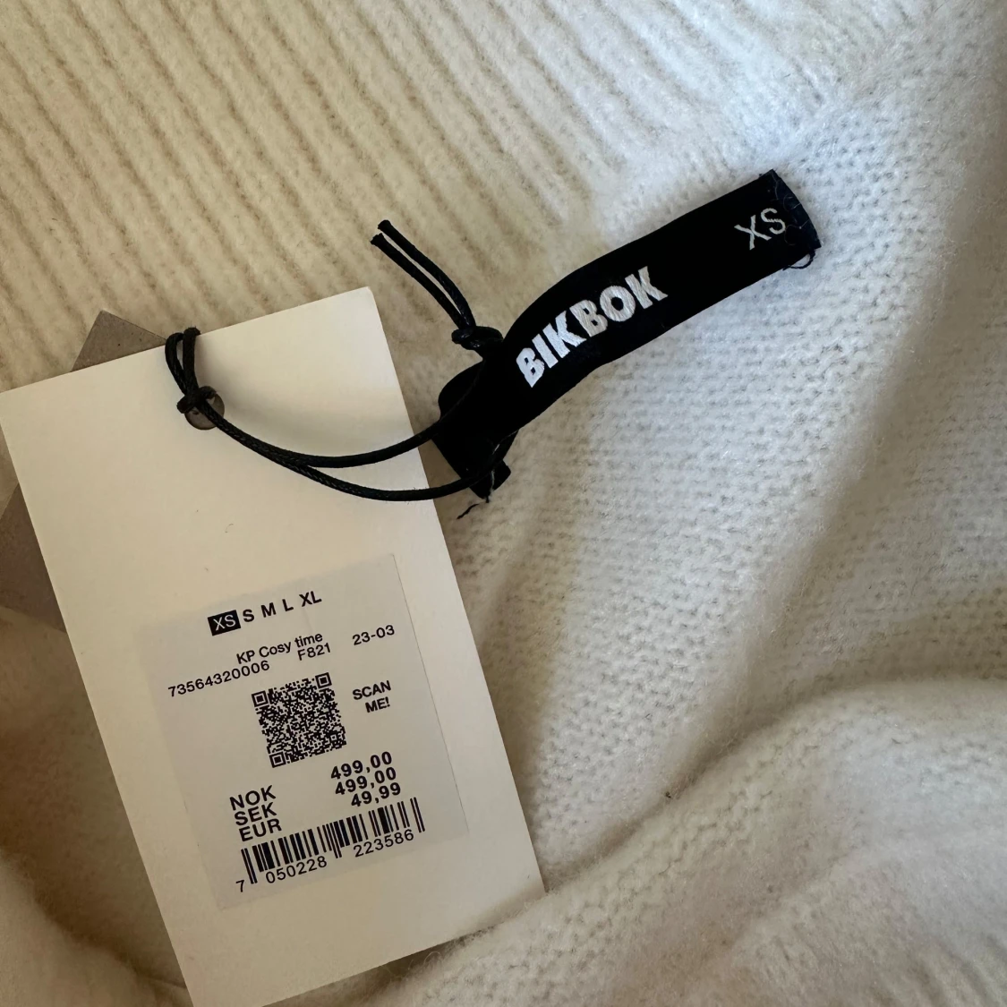 Vit offshoulder tröja från Bik Bok - 2