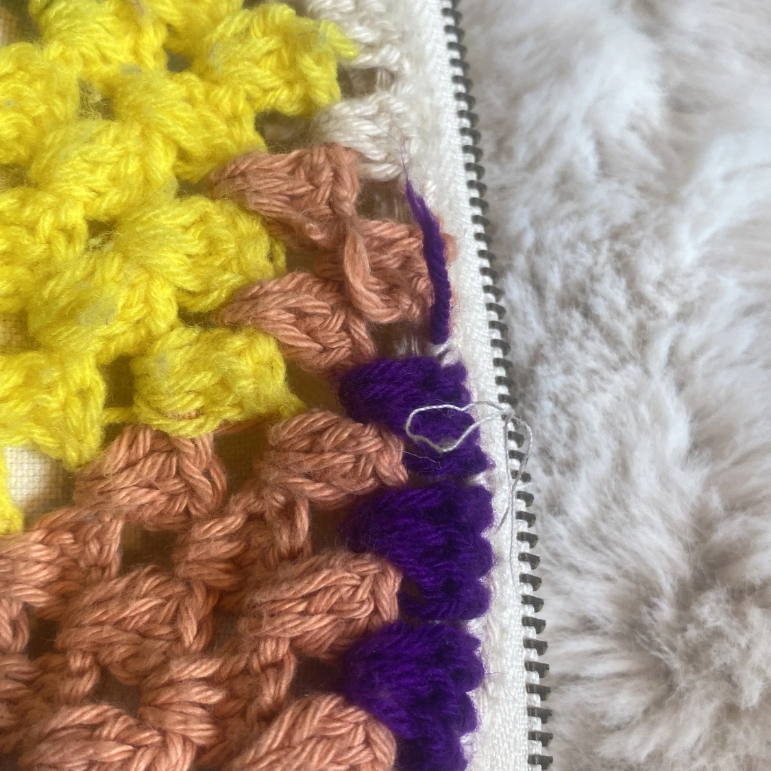 Färgglad handstickad axelväska - 3