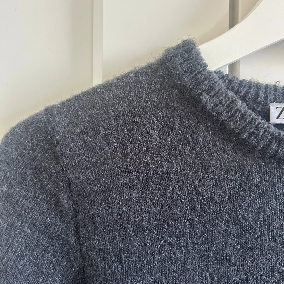 Mörkgrå stickad tröja från ZARA - 3