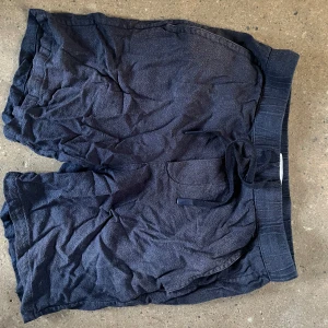 Zara shorts  - Zara shorts. Bra skick, bara skrynkliga i bilden 