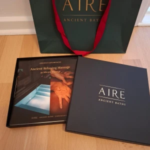 AIRE GIFT BOX spa and massage - AIRE GIFT BOX  1x Relaxing 30 which means 30 min massage time and 90 min in the bath/spa area.  It is valid to february 2026 but you can always call them and prolonge.  You can read about the experience here: https://beaire.com/en/aire-ancient-baths-copenhagen/experiencias/167/ancient-relaxing-massage-30  Original price 1325 DKK = 1900 SEK  Im selling it for 900 SEK  If you live in Malmö/Lund we can meet. I can also ship it. Tel.0703504383  