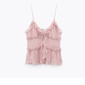 Rosa Zara topp - Säljer en super söt rosa topp från Zara, storlek s. Skriv för flera frågor❤️ 