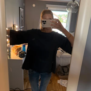 Oversized tshirt - Mörkblå oversized tshirt från Kings Of Indigo, storlek s✨
