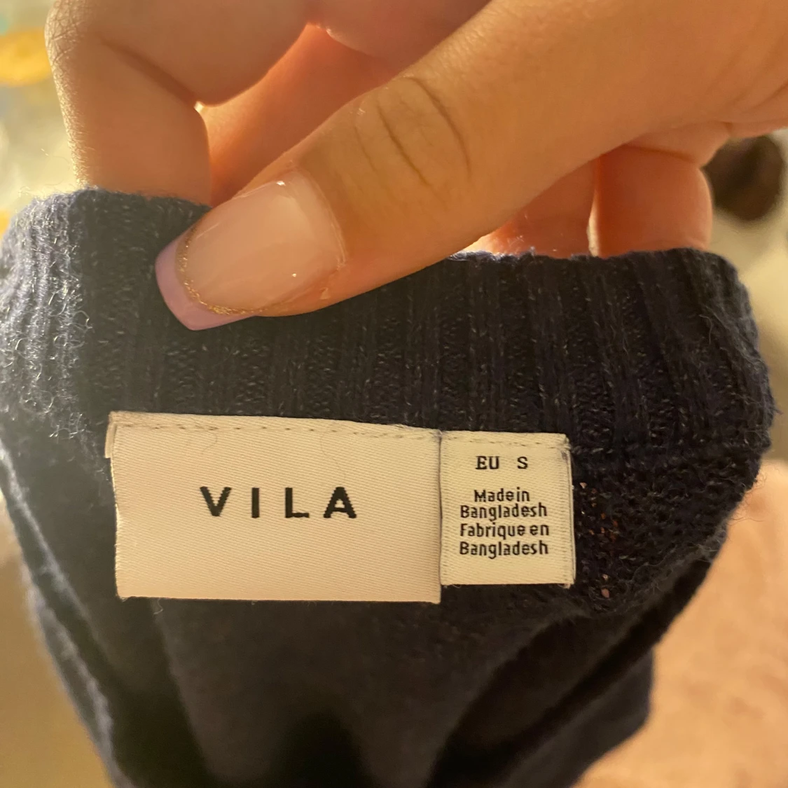 Mörkblå stickad tröja från Vila - 3