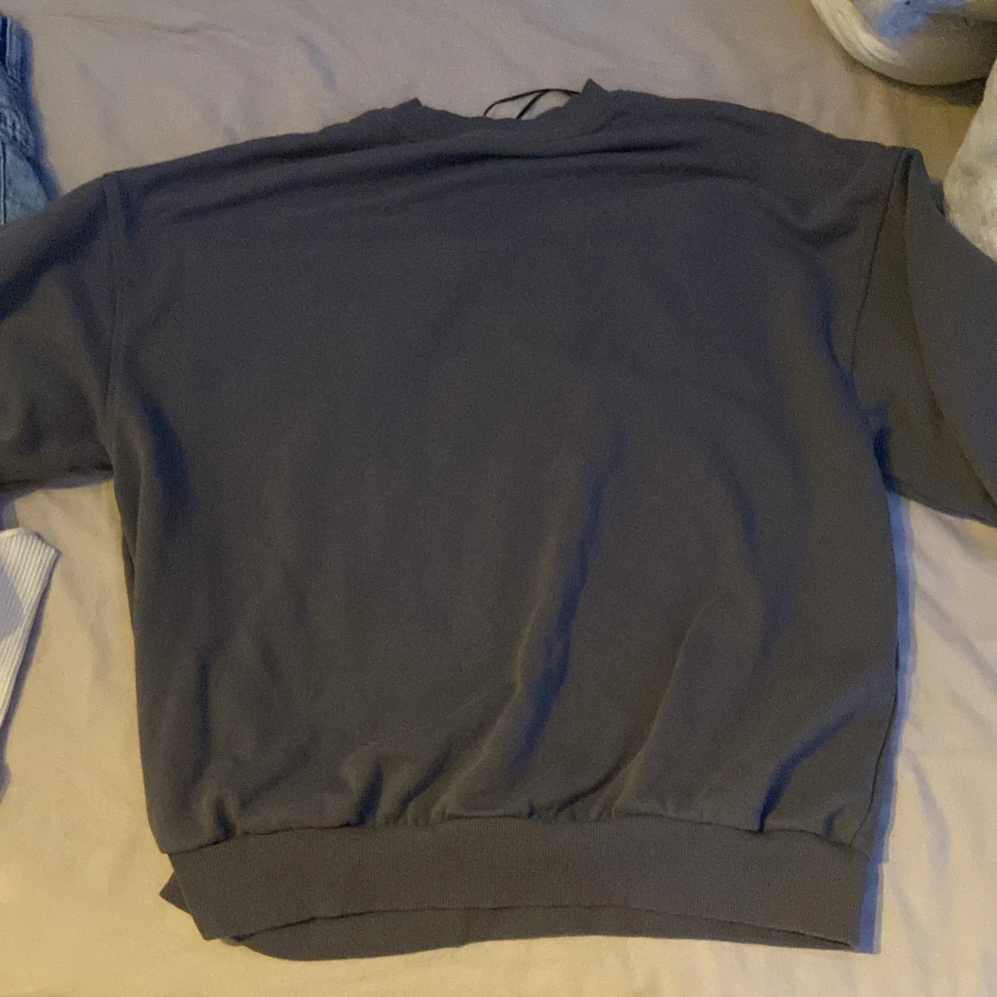 mörk grå lång ärmad med tryck - 2