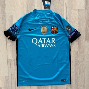 Barcelona 15/16 Neymar JR - Helt ny med tag. Storlek M. Skriv till mig ifall ni vill ha mer bilder