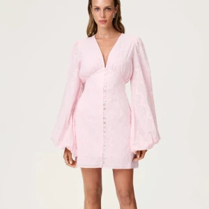 Rosa adoore klänning  - Helt ny klänning från adoore, prislapparna är klar. HELT SLUTSÅLD 