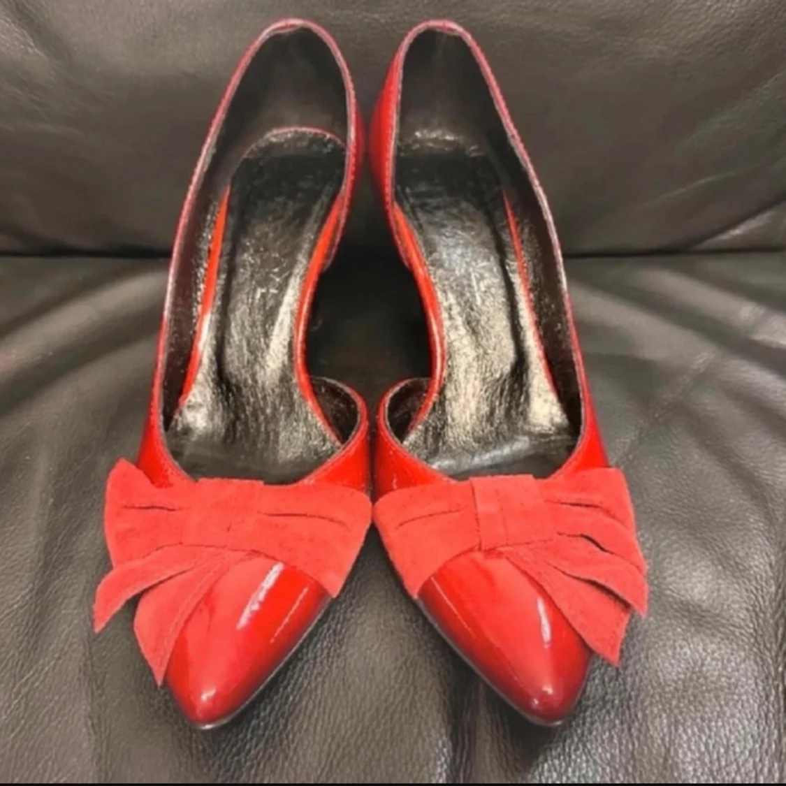 Klarröda 50-talsklackar i lack med mockarosett - stl 35 - Pinup - Retro - Rockabilly  - 1