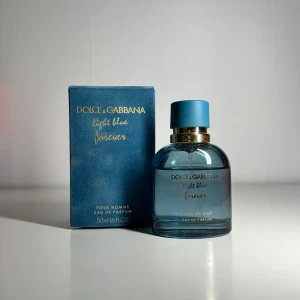 Dolce & gabbana light blue forever - En perfekt citrusig sommarparfym som har noter av grapefrukt, white musk. Mycket fräsch parfym.