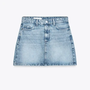 Denimskjørt zara - Super fint skjørt som er brukt to ganger🩷🩷 Ingen bruksmerker. Nypris 399kr.