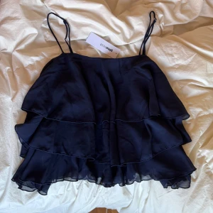 Gina tricot topp - Topp från gina tricot passar S/m, aldrig använd endast testad.