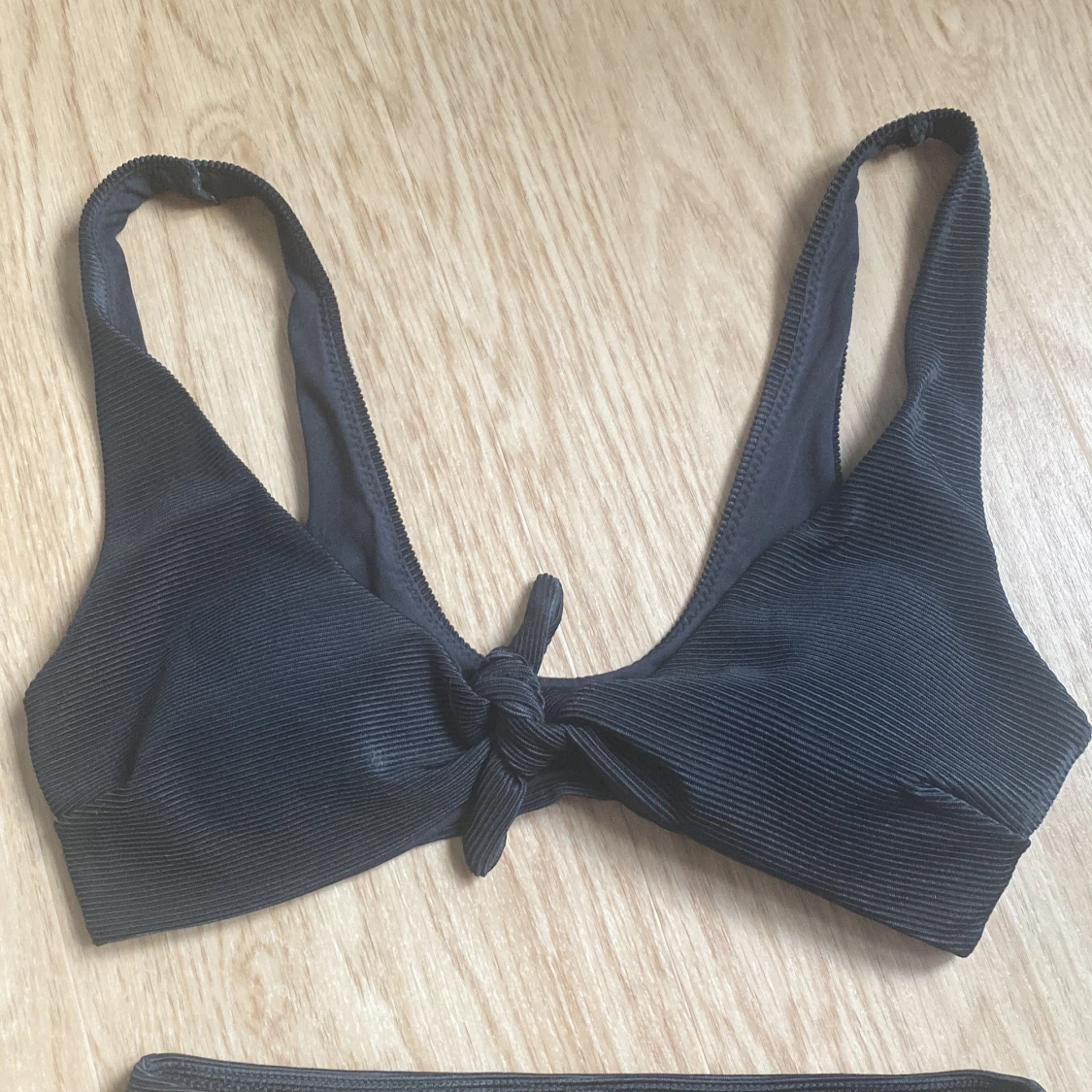 Svart ribbad bikini från Kay/Day (Kappahl) storlek XS - 1