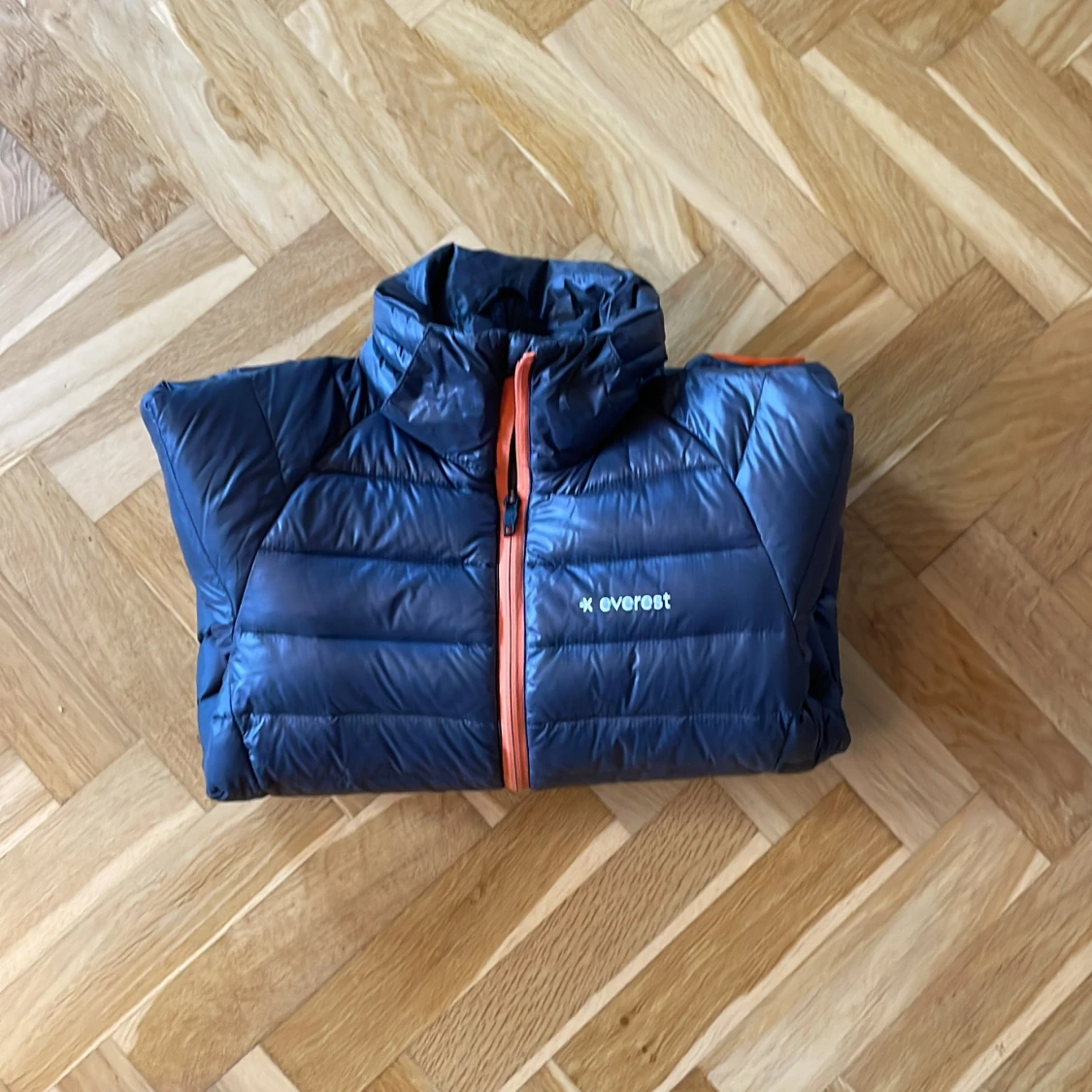 Grå dunjacka från Everest