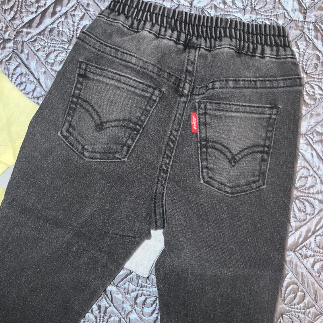 Gul och grå långärmad tröja från Levi's - 2