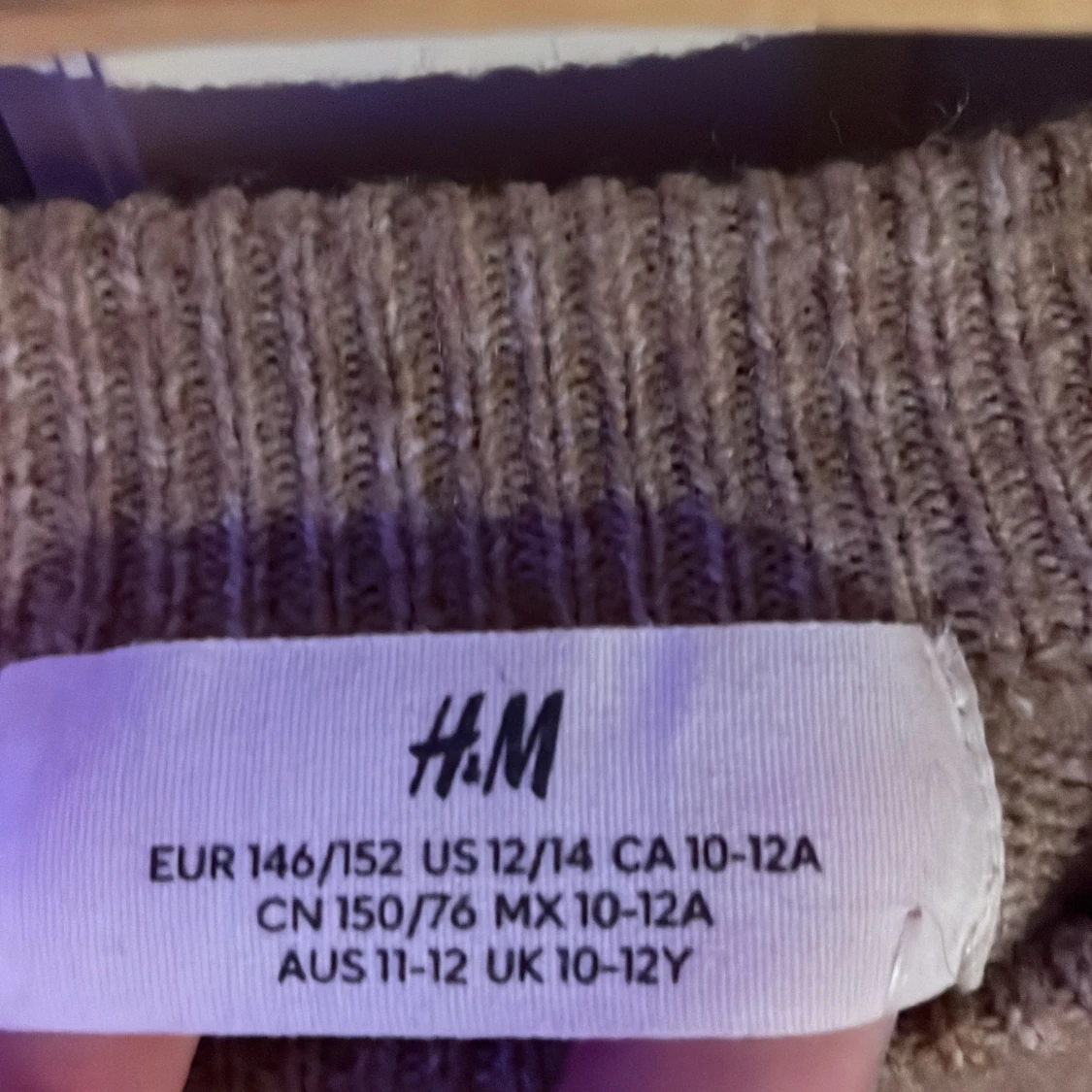 Beige tröja med volangdetaljer från H&M - 2
