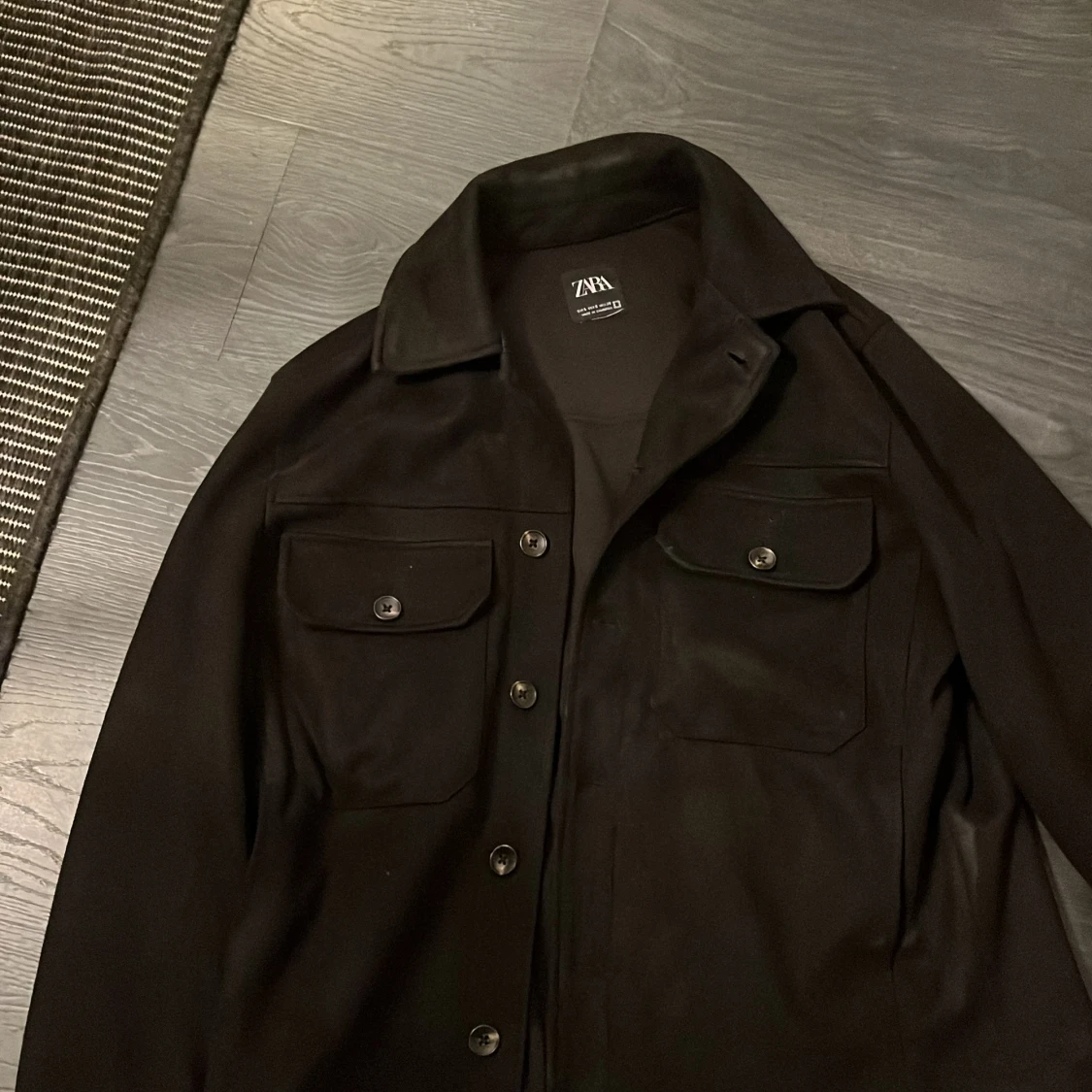 Svart overshirt från Zara