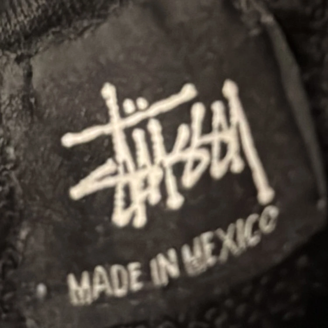 Svart hoodie från Stüssy - 3