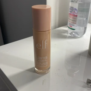 Elf halo glow - Elf halo glow, säljer då den inte funkar till min hudtyp💕endast testad