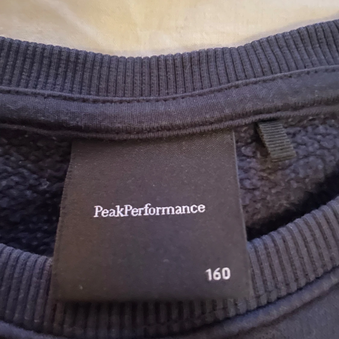 Svart sweatshirt från Peak Performance - 2