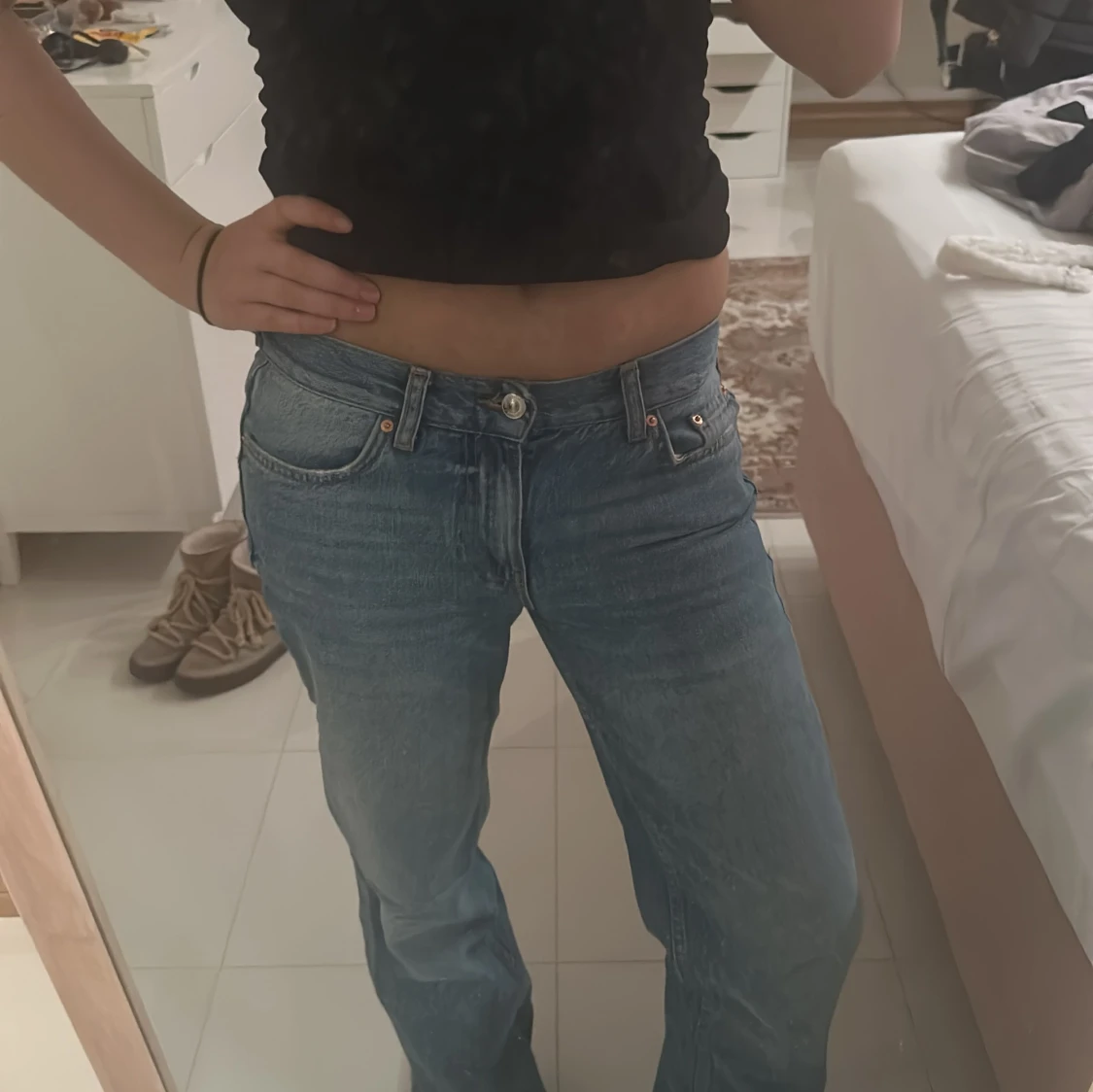 Blå jeans med rak passform