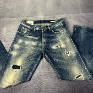 Dondup slim fit jeans  - Dondup slim fit jeans i storlek 31, passar fint på nån mellan 175-185 | följare får 50kr rabatt | följare av både TikTok och plick får 100kr rabatt🙌