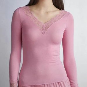 Rosa intimissimi - insimissimi tröja använd några gånger men som ny. säljs inte längre storlek m men passar s också