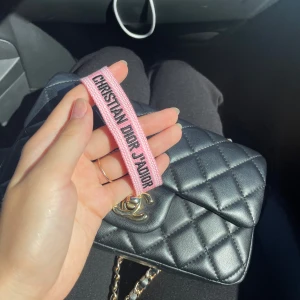 Rosa tyg armband  - Supersnyggt rosa tyg armband skriv för frågor 💕💕