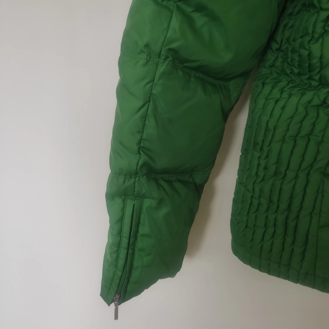 Grön vadderad dunjacka från GANT i storlek L (EU 40 - 4