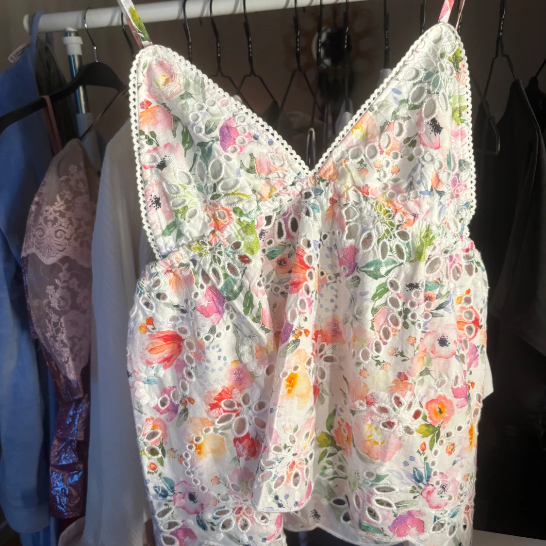 Blommig top från Gina Tricot - 1