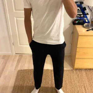 Emporio Armani Kostymbyxor  - Snygga Emporio Armani kostymbyxor, helt nya! Har 3 st!