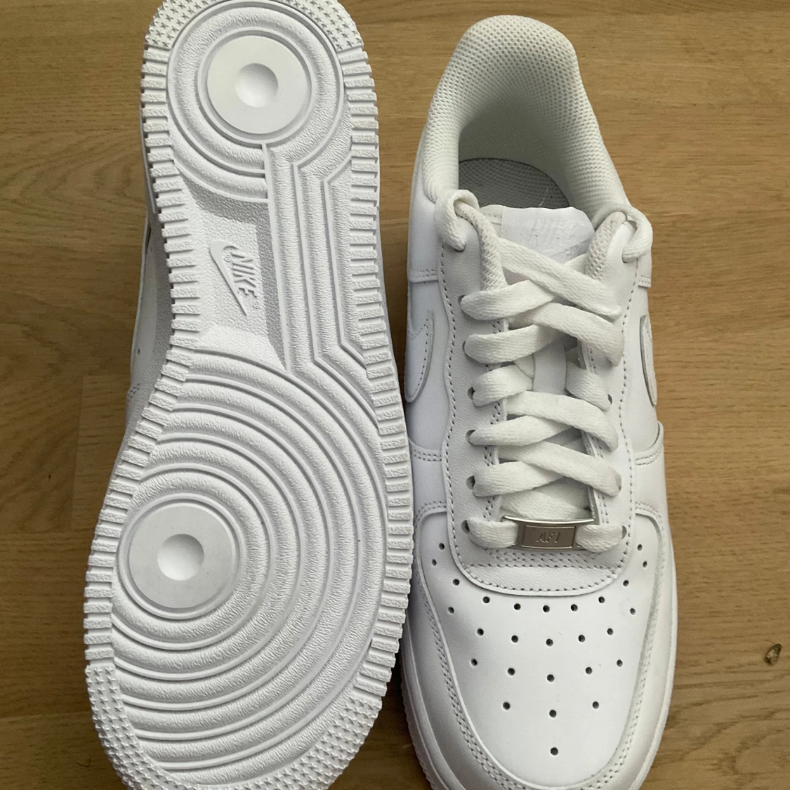 Nike Air Force 1 helvita sneakers - 2