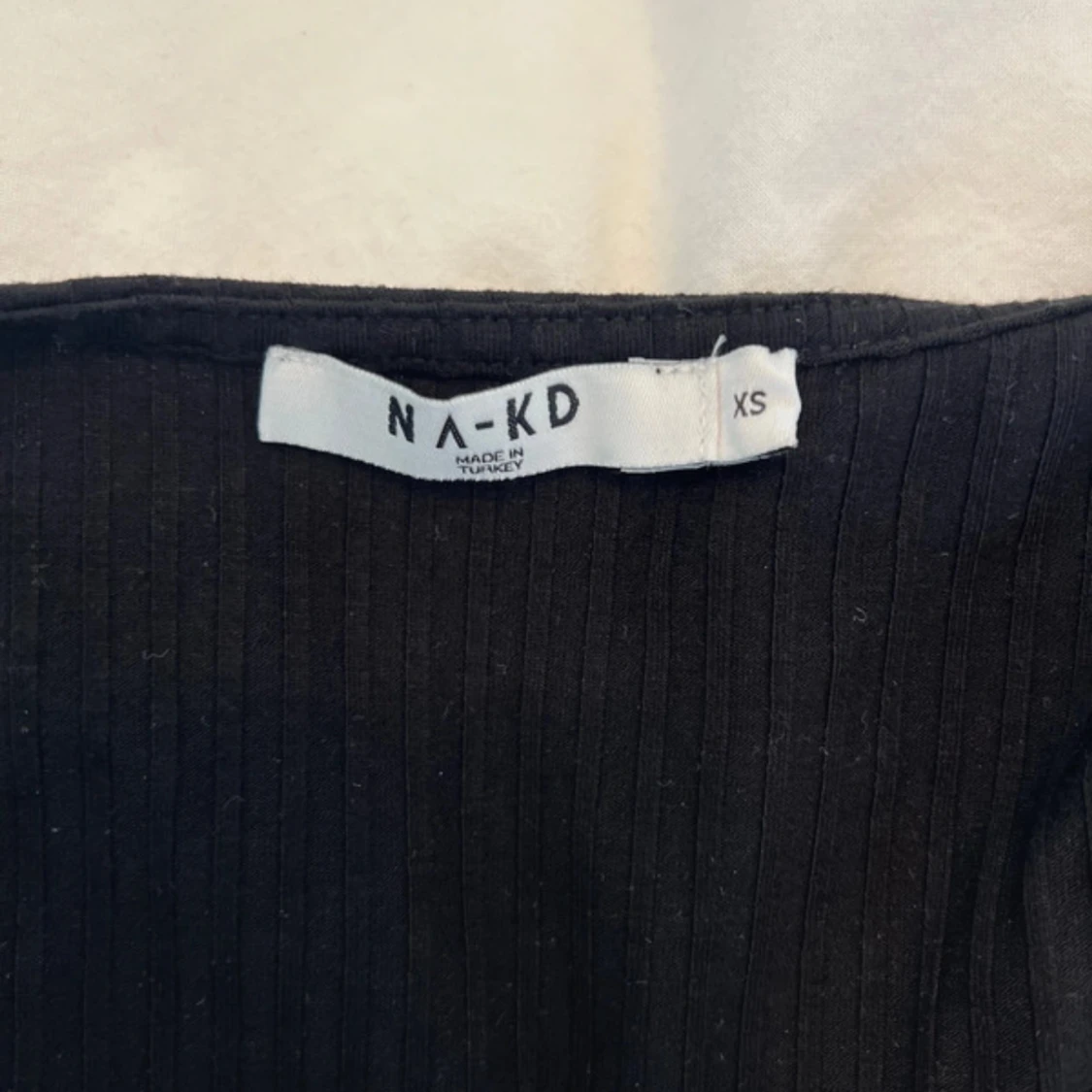 Svart omlottopp från NA-KD - 2