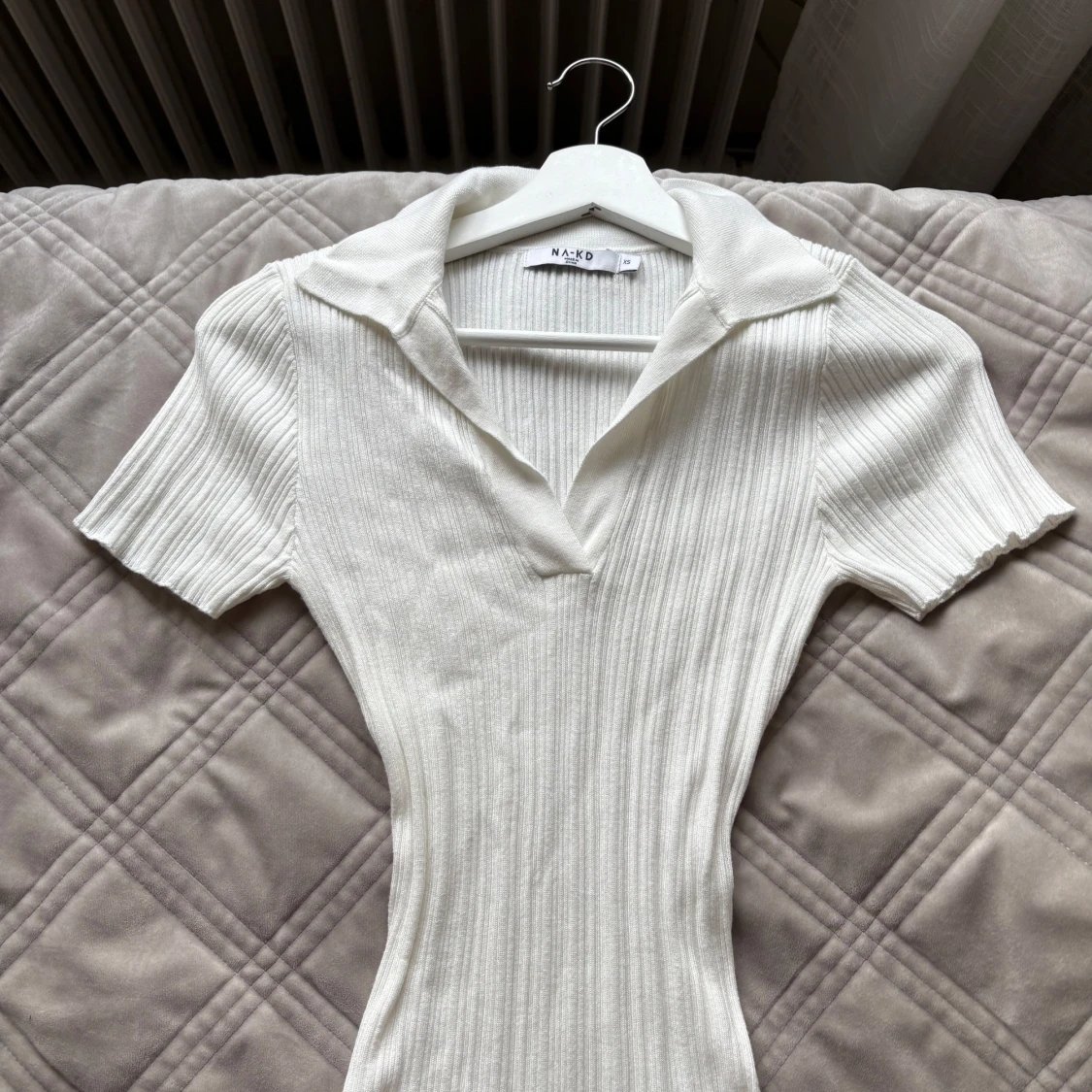 Vit ribbad långklänning från NA-KD - 2