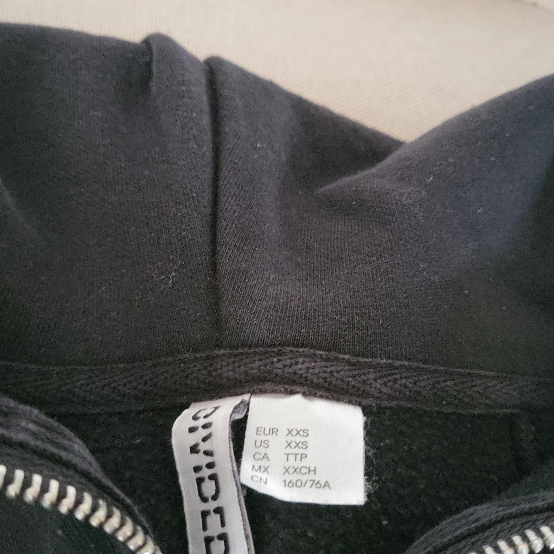 Svart hoodie med dragkedja 💗 - 1