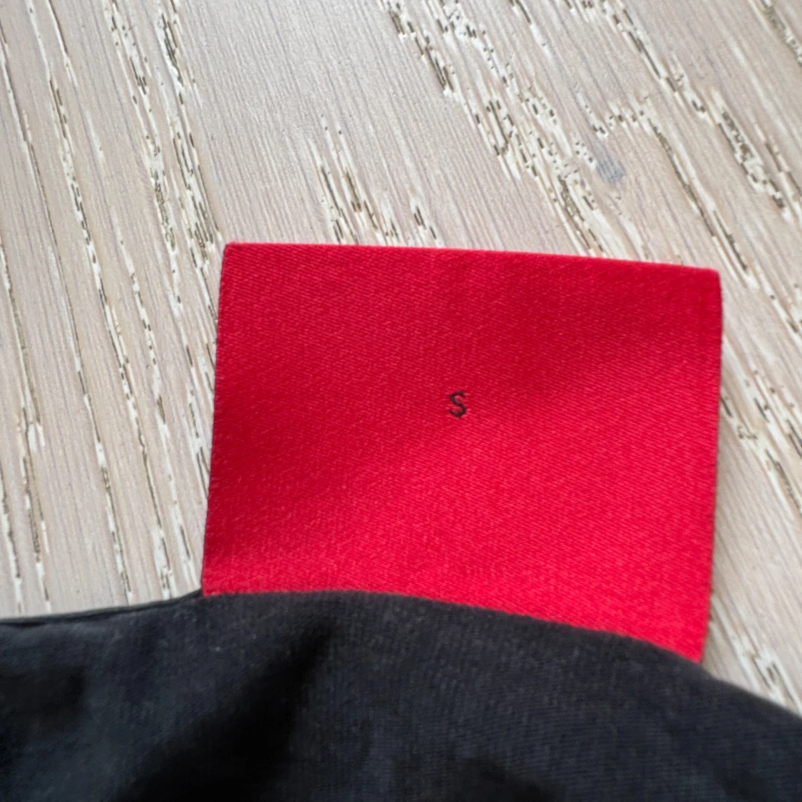 Svart t-shirt från Hugo, storlek S - 2