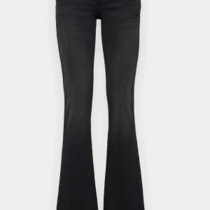Ltb jeans - Populära Ltb jeans som alltid är slutsålda. Nästan helt oanvända då jag råka köpa dem i fel storlek. 