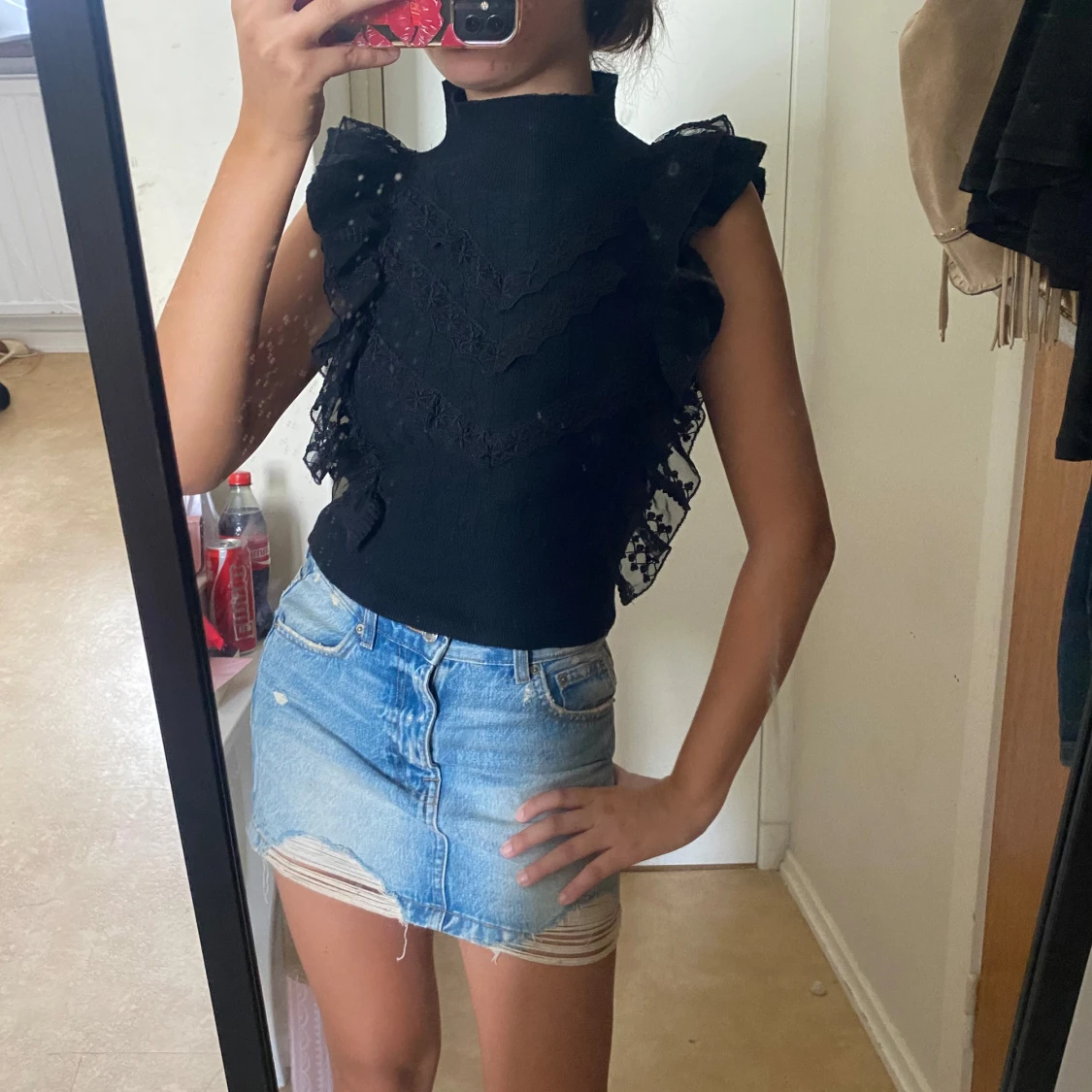 Svart Zara volang topp med spetsdetaljer - 1