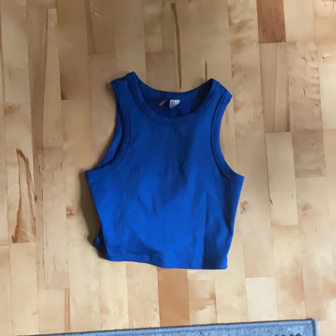 Blå ribbad linnetopp från H&M Divided