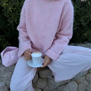 Stickad tröja i alpacka  - Så mysig alpacka tröja från aim’n💞💞💞