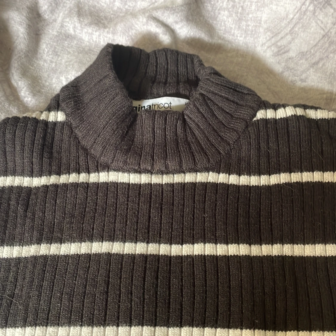 Randig linne med en krage  - 1