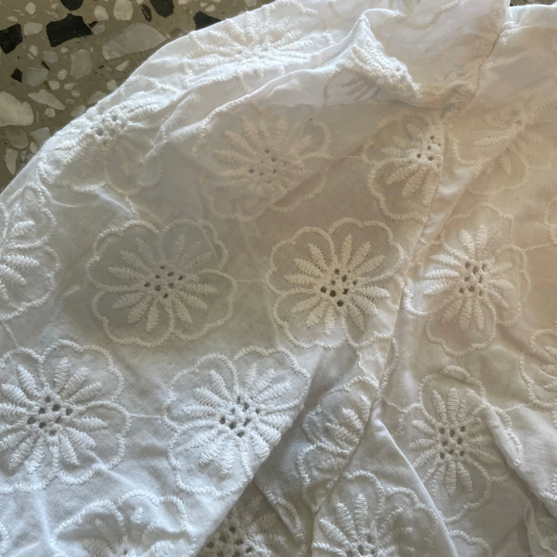 Vit omlottblus från NA-KD - 1