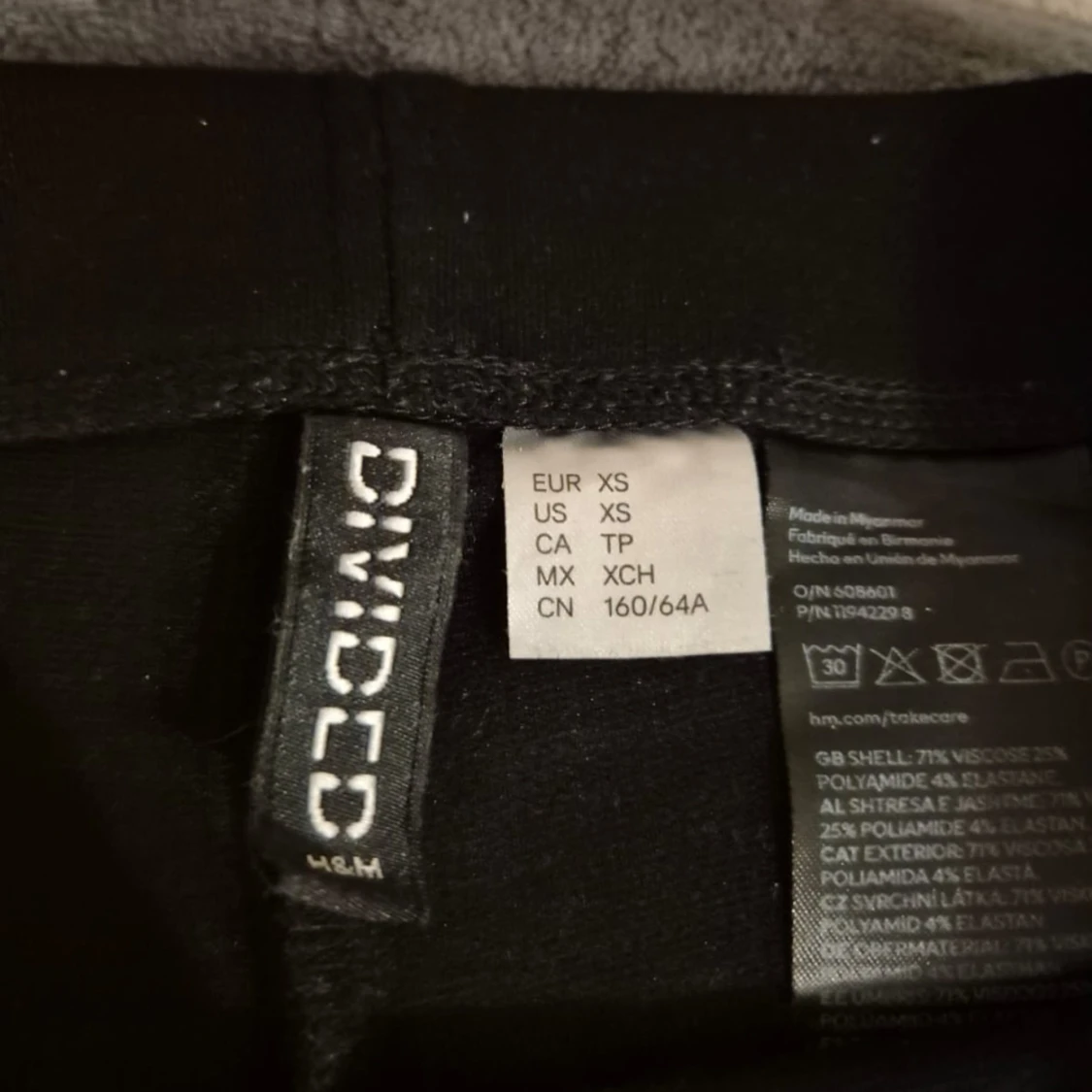 Svarta bootcut byxor från H&M Divided XS - 1