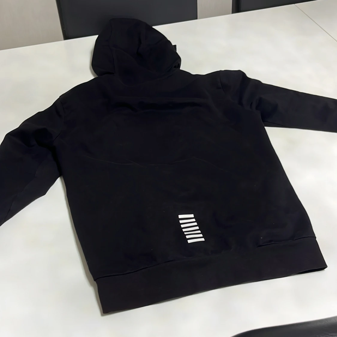 Svart EA7 hoodie med dragkedja - 1