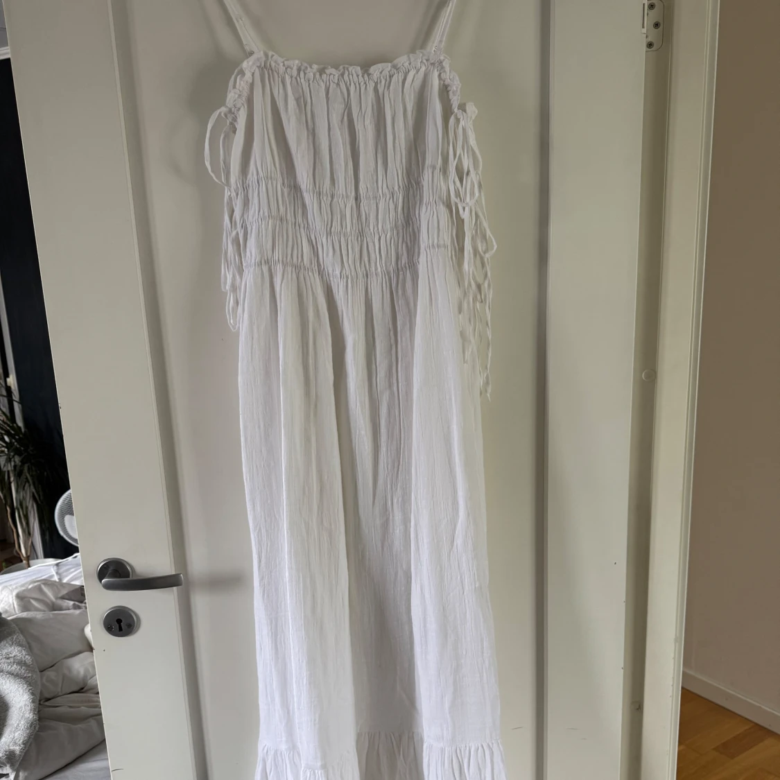 Vit långklänning från Nelly - 4