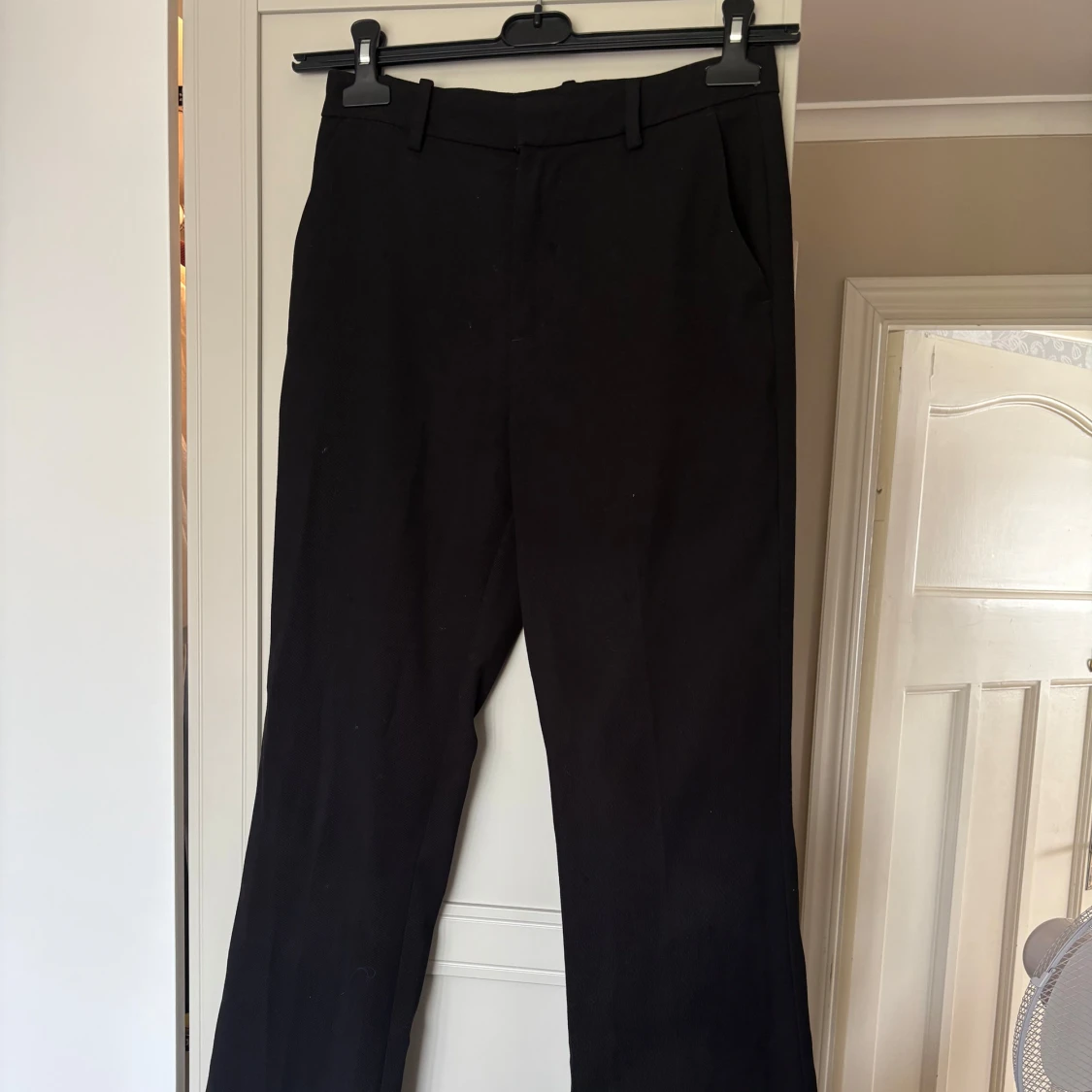 Svarta kostymbyxor från Lindex - 1