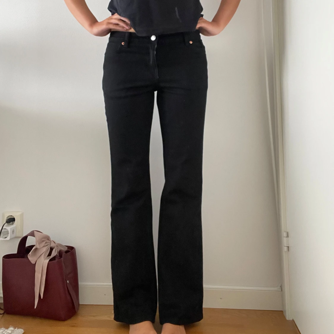 Svarta bootcut jeans från Monki - 1