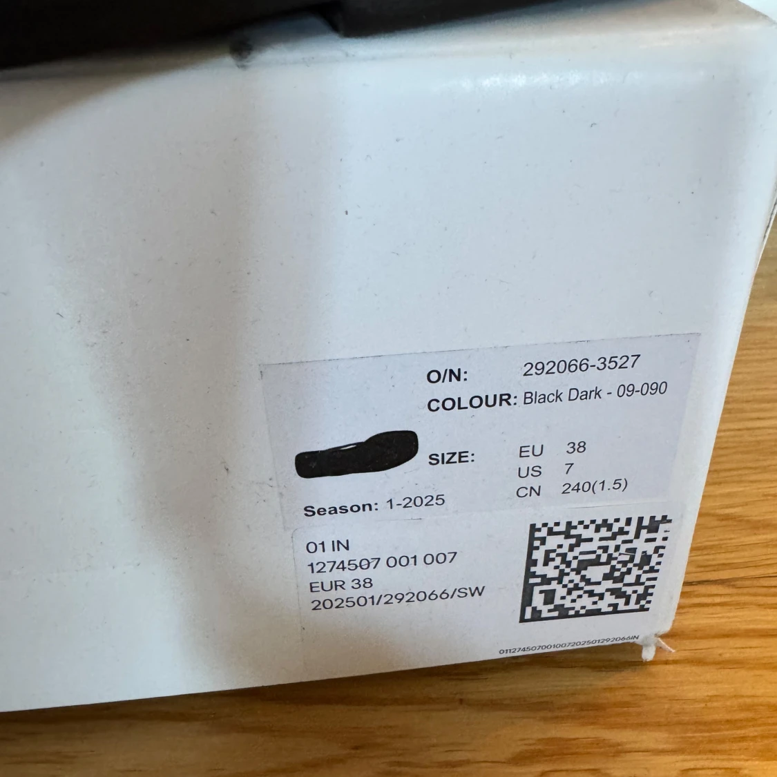 Svarta sandaler från H&M premium selection, strl 38 - 1